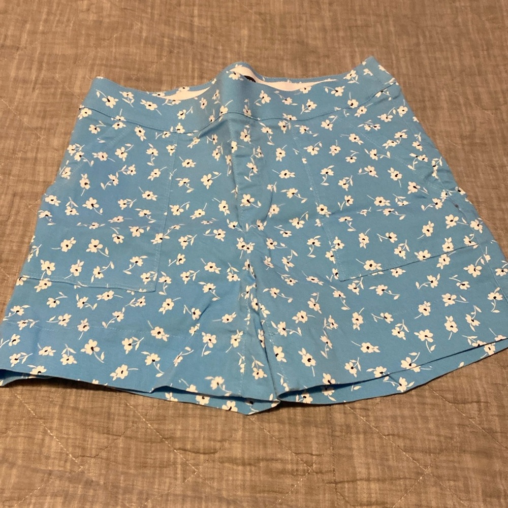 Counterparts size 6 petite women’s floral shorts